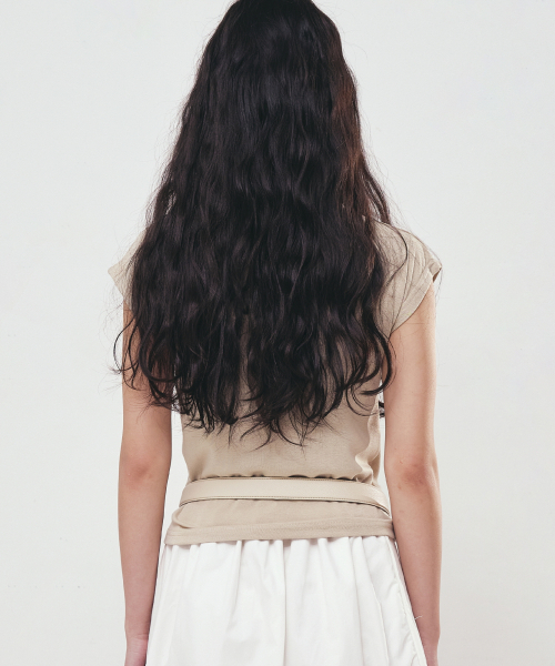 NICK&NICOLE(ニックアンドニコール)の「HALF NECK SLIM TOP_KHAKI BEIGE(Tシャツ/カットソー・レディース・その他・LARGE/MEDIUM)」の3枚目の写真