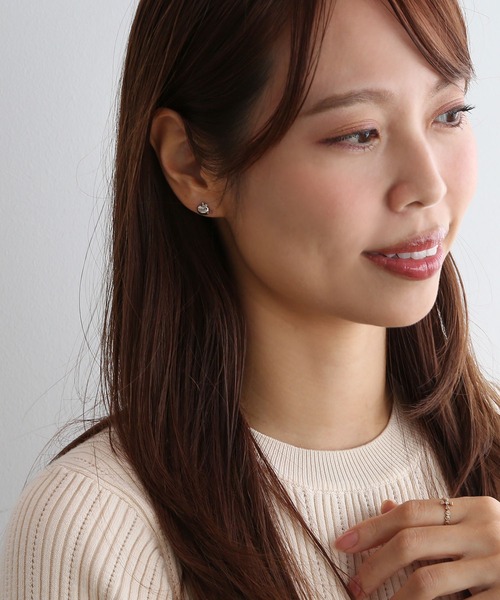 colleca la（コレカラ）の「[silver925]ミニりんごピアス〈金属アレルギー対応〉（ピアス（両耳用）・レディース・シルバー・FREE）」の2枚目の写真