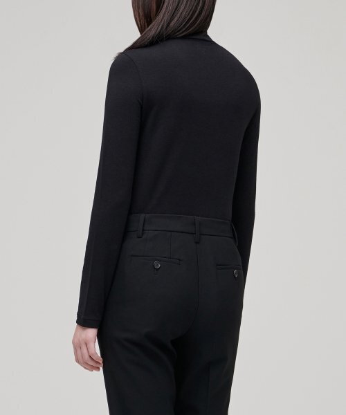 MUSINSA STANDARD WOMAN（ムシンサスタンダードウーマン）の「ウィメンズテンセルスリムタートルネックTシャツ[ブラック]（Tシャツ/カットソー・レディース・その他・SMALL/MEDIUM/LARGE/X-LARGE/X-SMALL）」の10枚目の写真