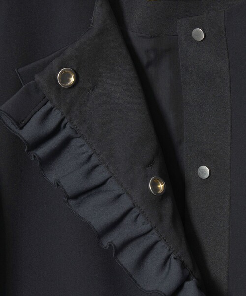 UNITED ARROWS（ユナイテッドアローズ）の「LIGHT SPONGY フリル コート（その他アウター・レディース・ネイビー/ブラック・38/36）」の19枚目の写真