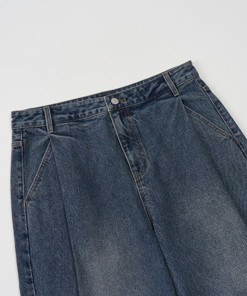 TOFFEE(トフィー)の「タックカーブドデニムパンツ (ミッドブルー)(デニムパンツ・メンズ・その他・SMALL/MEDIUM/LARGE/X-LARGE)」の2枚目の写真