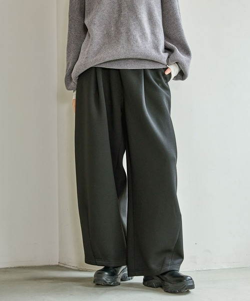 LAKOLE（ラコレ）の「裏起毛コクーンイージーパンツ / 625325（スウェットパンツ・レディース・杢グレー/ブラック・FREE）」の2枚目の写真