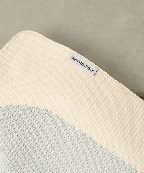 BIRTHDAY BAR(バースデイバー)の「タフトロングフロアマット(ラグ/マット・レディース・アイボリー・0)」の2枚目の写真