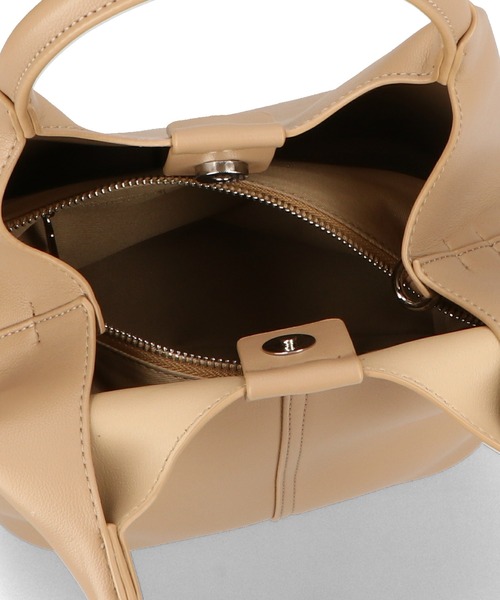 31 Sons de mode（トランテアン　ソン　ドゥ　モード）の「ソフトラウンド2wayバッグ（ハンドバッグ・レディース・ベージュ/ブラック/アイボリー・ﾌﾘ-）」の13枚目の写真