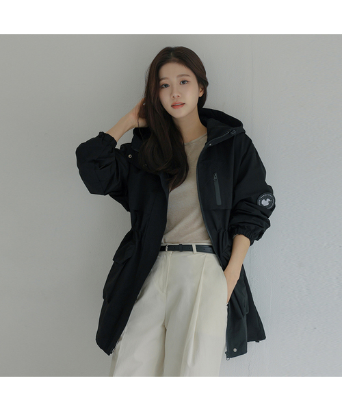 FRENCHCHIC（フレンチシック）の「ベルクロワッペンハーフフードウィンドブレーカージャンパー_44JP2020（ブルゾン・レディース・ホワイト/ブラック・FREE）」の2枚目の写真