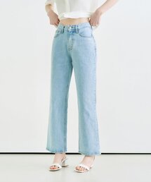 ADAUL（アダウル）の「スパーク ストレートフィット デニムパンツ - ライトブルー（デニムパンツ）」