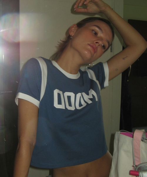 MOODBETTER(ムード ベター)の「MOOD LINGER CROP T SHIRTS NAVY(Tシャツ/カットソー・レディース・その他・FREE)」の2枚目の写真