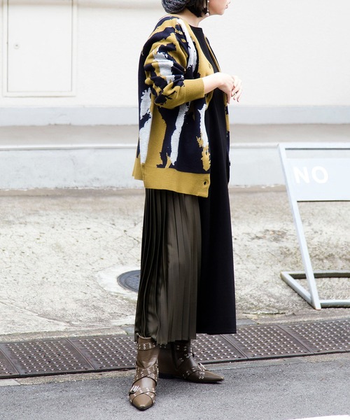 OSMOSIS(オズモーシス)の「2WAYジャガードニットプルオーバー(カーディガン/ボレロ・レディース・オリーブ/ライトベージュ/パープル・ONE SIZE)」の14枚目の写真