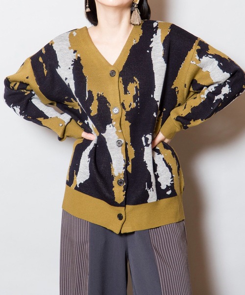 OSMOSIS(オズモーシス)の「2WAYジャガードニットプルオーバー(カーディガン/ボレロ・レディース・オリーブ/ライトベージュ/パープル・ONE SIZE)」の22枚目の写真