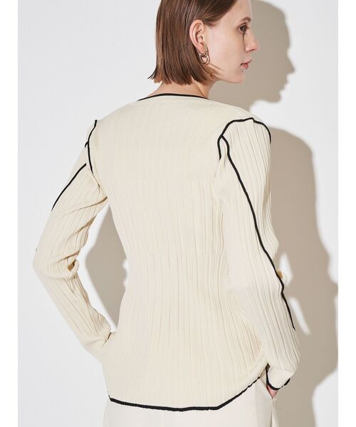 ELENDEEK（エレンディーク）の「バイカラーアンサンブルニット（カーディガン/ボレロ・レディース・アイボリー/ブラック/ラベンダー・FREE）」の8枚目の写真