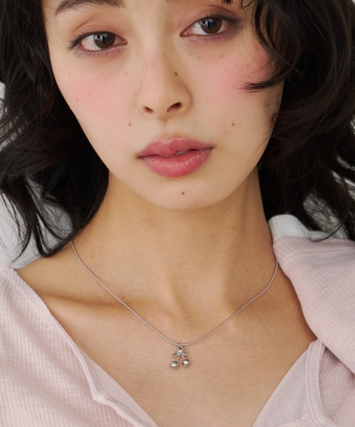 Unitage(ユニテージ)の「ミニチェリーネックレス(ネックレス・レディース・シルバー/ゴールド・FREE)」の1枚目の写真