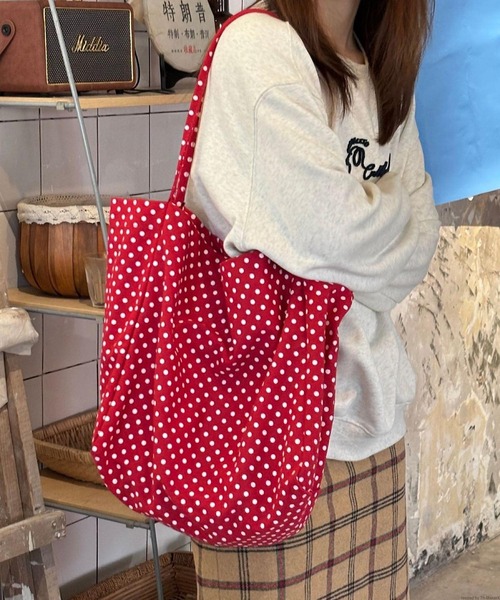 TONE SELECT GOODS（トーンセレクトグッズ）の「Liaa/大容量 ドット柄 トートバッグ A18735（トートバッグ・レディース・ブラック/レッド/ホワイト・FREE）」の2枚目の写真