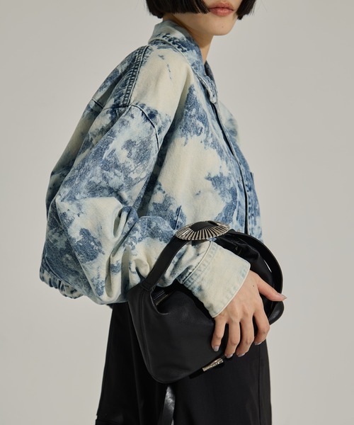 TOGA PULLA（トーガ　プルラ）の「【TOGA PULLA/トーガプルラ】Leather mini bag/レザーミニバッグ（ハンドバッグ・レディース・ブラック・FREE）」の2枚目の写真