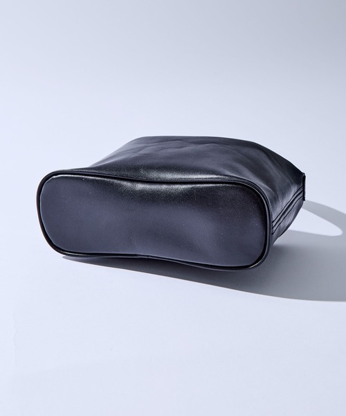 TOGA PULLA（トーガ　プルラ）の「【TOGA PULLA/トーガプルラ】Leather mini bag/レザーミニバッグ（ハンドバッグ・レディース・ブラック・FREE）」の10枚目の写真