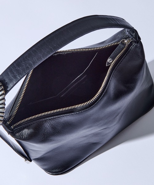 TOGA PULLA（トーガ　プルラ）の「【TOGA PULLA/トーガプルラ】Leather mini bag/レザーミニバッグ（ハンドバッグ・レディース・ブラック・FREE）」の14枚目の写真