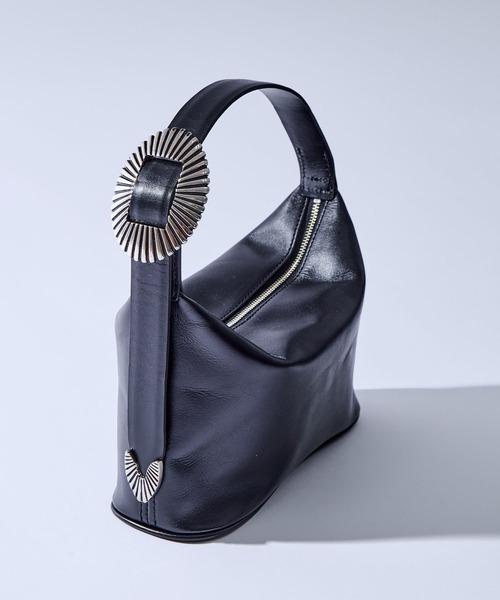 TOGA PULLA（トーガ　プルラ）の「【TOGA PULLA/トーガプルラ】Leather mini bag/レザーミニバッグ（ハンドバッグ・レディース・ブラック・FREE）」の8枚目の写真