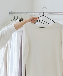 Kagulie（カグリエ）の「simpleeTONE すべりにくい溝付きハンガー 同色セット(15本セット)（収納グッズ）」