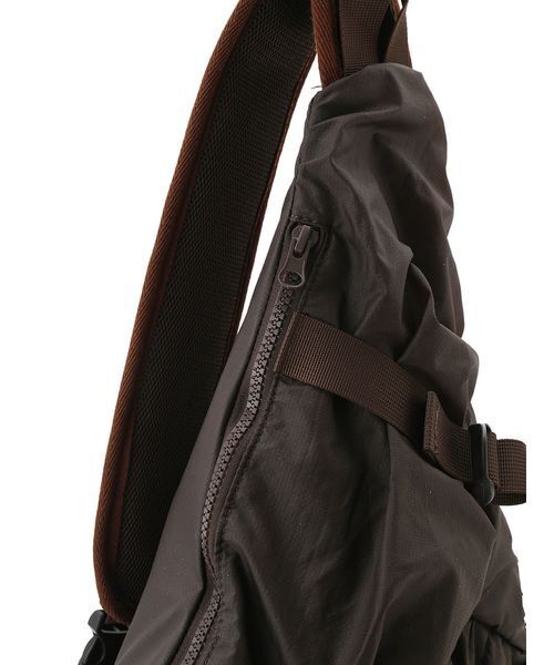 emmi（エミ）の「ワンショルダーボディーバッグ（ボディバッグ/ウエストポーチ・レディース・ピンク/ダークブラウン/ホワイト・F）」の15枚目の写真