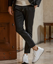 1PIU1UGUALE3  RELAX （ウノピゥウノウグァーレトレ リラックス）の「スラックス（スラックス）」