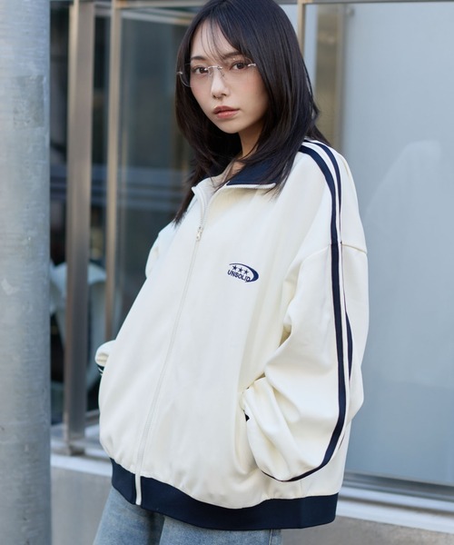 WEGO（ウィゴー）の「WEGO/【26年春夏新作】ライントラックジャケット（ジャージ・メンズ・オフホワイト/ブラウン/ネイビー・LARGE/MEDIUM）」の2枚目の写真