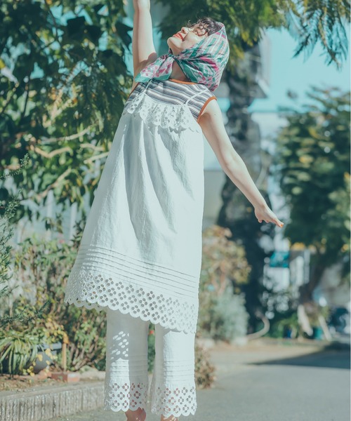 Dot＆Stripes CHILD WOMAN（ドットアンドストライプス　チャイルドウーマン）の「コットンリネンキャンバス フラワーカットワーク イージーパンツ（その他パンツ・レディース・ホワイト・FREE）」の4枚目の写真