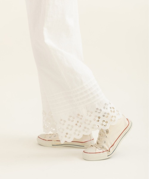 Dot＆Stripes CHILD WOMAN（ドットアンドストライプス　チャイルドウーマン）の「コットンリネンキャンバス フラワーカットワーク イージーパンツ（その他パンツ・レディース・ホワイト・FREE）」の8枚目の写真