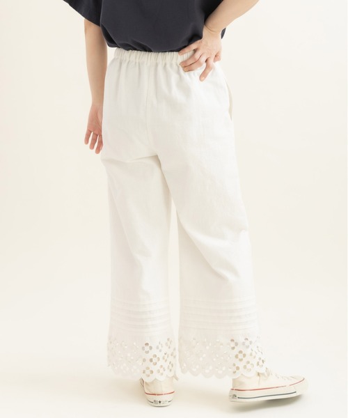 Dot＆Stripes CHILD WOMAN（ドットアンドストライプス　チャイルドウーマン）の「コットンリネンキャンバス フラワーカットワーク イージーパンツ（その他パンツ・レディース・ホワイト・FREE）」の9枚目の写真
