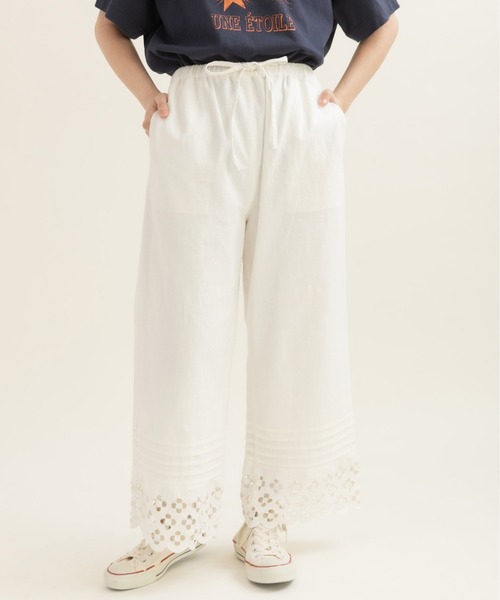 Dot＆Stripes CHILD WOMAN（ドットアンドストライプス　チャイルドウーマン）の「コットンリネンキャンバス フラワーカットワーク イージーパンツ（その他パンツ・レディース・ホワイト・FREE）」の6枚目の写真