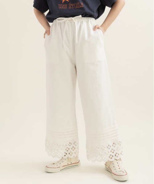 Dot＆Stripes CHILD WOMAN（ドットアンドストライプス　チャイルドウーマン）の「コットンリネンキャンバス フラワーカットワーク イージーパンツ（その他パンツ・レディース・ホワイト・FREE）」の5枚目の写真