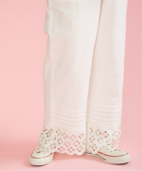 Dot＆Stripes CHILD WOMAN（ドットアンドストライプス　チャイルドウーマン）の「コットンリネンキャンバス フラワーカットワーク イージーパンツ（その他パンツ・レディース・ホワイト・FREE）」の17枚目の写真