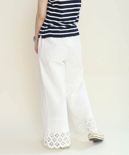 Dot&Stripes CHILD WOMAN(ドットアンドストライプス チャイルドウーマン)の「コットンリネンキャンバス フラワーカットワーク イージーパンツ(その他パンツ・レディース・ホワイト/ブラック・FREE)」の17枚目の写真