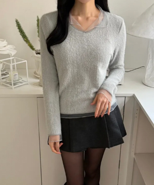 VIVID LADY（ビビッドレディー）の「Vネック シアーシャツドッキング レイヤード風ニットT（ニット/セーター・レディース・ライトブルー/アイボリー・FREE）」の12枚目の写真