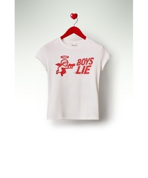 Desigual（デシグアル）の「【Desigual × Nicki Nicole】「BOYS LIE」メッセージ×エンジェルモチーフ 半袖Tシャツ  2026年春夏 新作（Tシャツ/カットソー）」