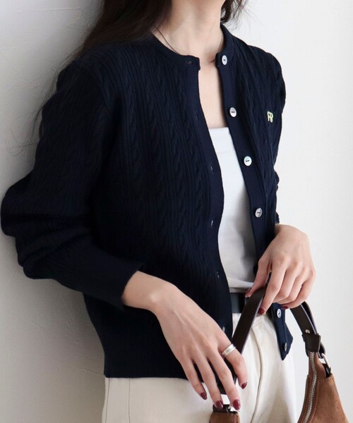 fredy emue（フレディエミュ）の「FR刺繍ケーブル柄ニットカーディガン（カーディガン/ボレロ・レディース・ライトグリーン/ネイビー/オフホワイト/ベビーピンク・38）」の3枚目の写真