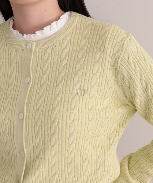fredy emue（フレディエミュ）の「FR刺繍ケーブル柄ニットカーディガン（カーディガン/ボレロ・レディース・ライトグリーン/ネイビー/オフホワイト/ベビーピンク・38）」の2枚目の写真