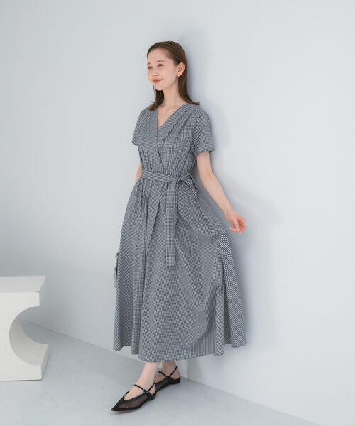URBAN RESEARCH ROSSO WOMEN(アーバンリサーチ ロッソ)の「『WEB/一部店舗限定』チェックカシュクールワンピース(ワンピース・レディース・ブラック/ブラウン系その他/ブルー系その他・FREE)」の1枚目の写真