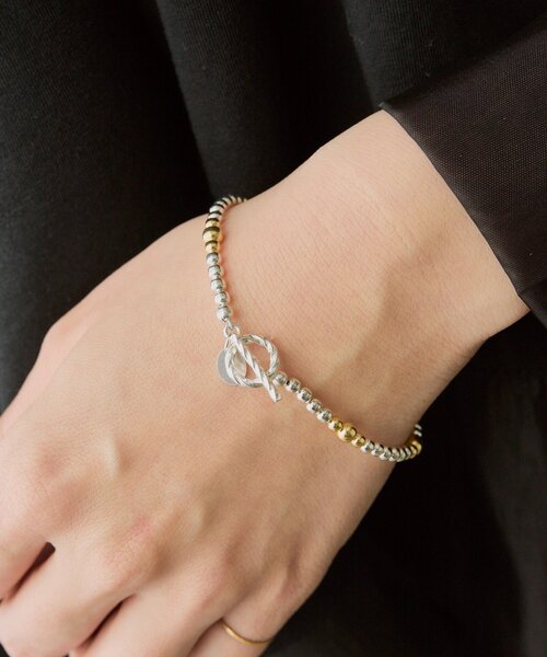 ear PAPILLONNER(イアパピヨネ)の「《スターリングシルバー使用》縞々ナバホパールブレスレット(ブレスレット・レディース・シルバー系その他4・FREE)」の1枚目の写真