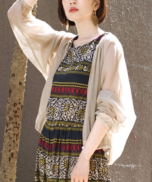 zootie（ズーティー）の「シアーブルゾン［ノーカラー］（ブルゾン・レディース・グレイッシュベージュ/ブラック・フリー）」の2枚目の写真