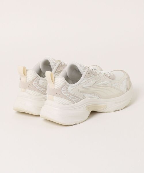 PUMA(プーマ)の「【PUMA】SOFTRIDE エスカレート(スニーカー・レディース・オフホワイト・24.0cm/24.5cm/23.5cm/23.0cm)」の3枚目の写真