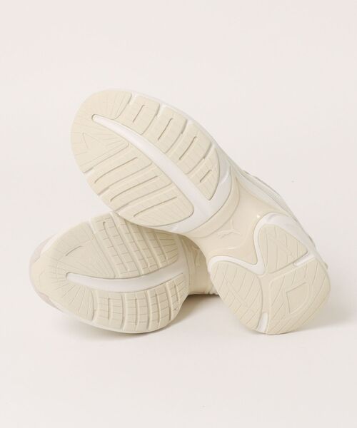 PUMA(プーマ)の「【PUMA】SOFTRIDE エスカレート(スニーカー・レディース・オフホワイト・24.0cm/24.5cm/23.5cm/23.0cm)」の2枚目の写真