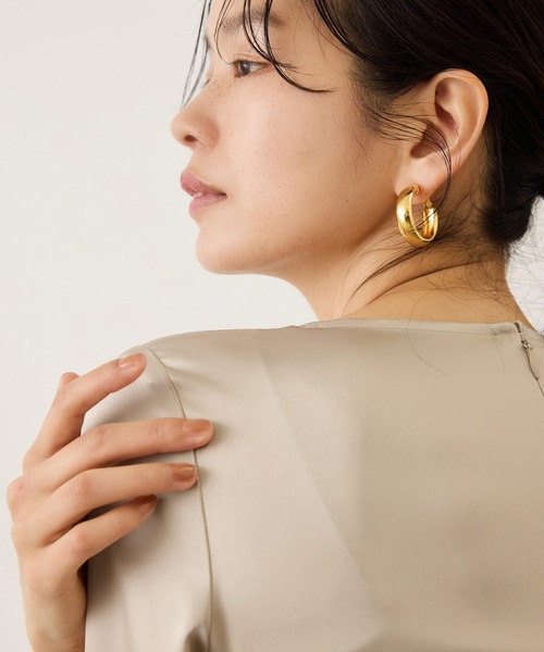 ROPE'（ロペ）の「ドレープサテンティーブラウス/セットアップ対応・イージーケア（シャツ/ブラウス・レディース・ブラック/イエロー系その他3/ベージュ・FREE）」の13枚目の写真