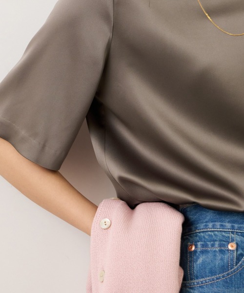 ROPE'（ロペ）の「ドレープサテンティーブラウス/セットアップ対応・イージーケア（シャツ/ブラウス・レディース・ブラック/イエロー系その他3/ベージュ・FREE）」の14枚目の写真