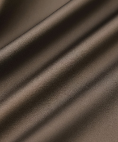 ROPE'（ロペ）の「ドレープサテンティーブラウス/セットアップ対応・イージーケア（シャツ/ブラウス・レディース・ブラック/イエロー系その他3/ベージュ・FREE）」の4枚目の写真