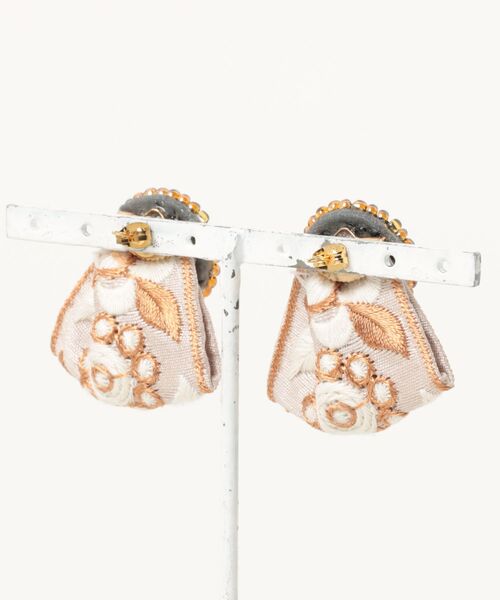tone（トーン）の「【Lily accessory】インド刺繡ピアス(MA)（ピアス（両耳用）・レディース・ベージュ・FREE）」の5枚目の写真