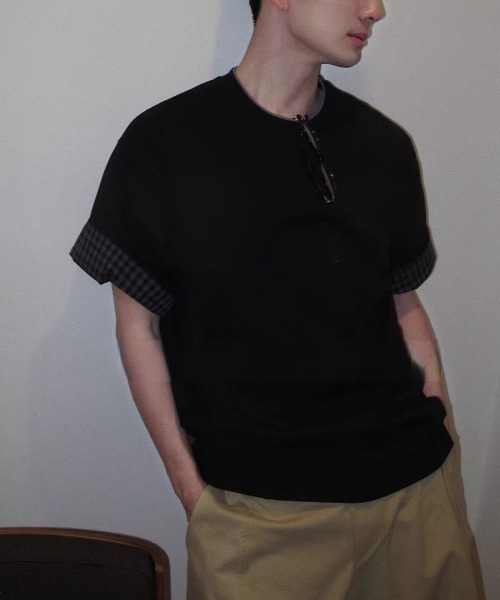 FreeZone(フリーゾーン)の「配色レイヤードネック×チェック袖口 ルーズシルエット半袖Tシャツ(Tシャツ/カットソー・メンズ・グレー/ブラック・F)」の8枚目の写真
