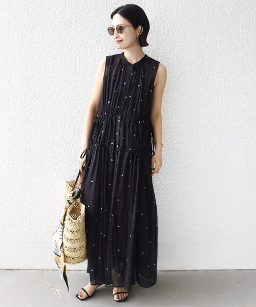 SHIPS（シップス）の「〈手洗い可能〉コットン オーガンジー 刺繍 ウエスト ドロスト ワンピース（ワンピース・レディース・ブラック/カーキ・ONE SIZE）」の3枚目の写真