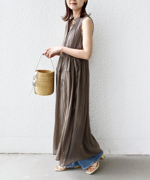 SHIPS（シップス）の「〈手洗い可能〉コットン オーガンジー 刺繍 ウエスト ドロスト ワンピース（ワンピース・レディース・ブラック/カーキ・ONE SIZE）」の9枚目の写真