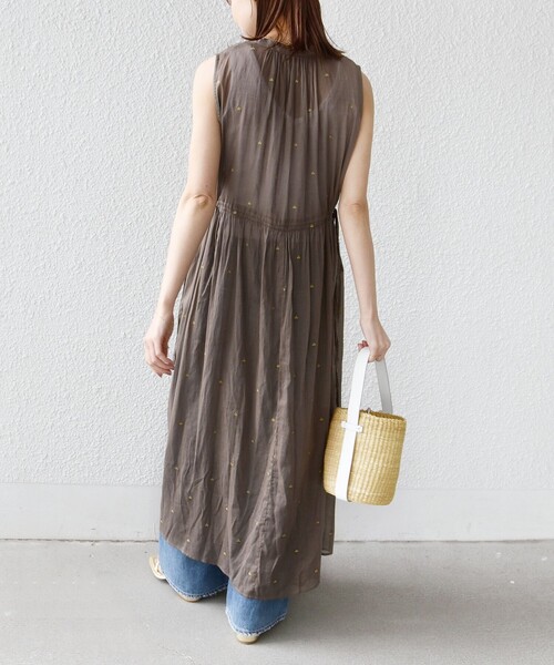 SHIPS（シップス）の「〈手洗い可能〉コットン オーガンジー 刺繍 ウエスト ドロスト ワンピース（ワンピース・レディース・ブラック/カーキ・ONE SIZE）」の10枚目の写真