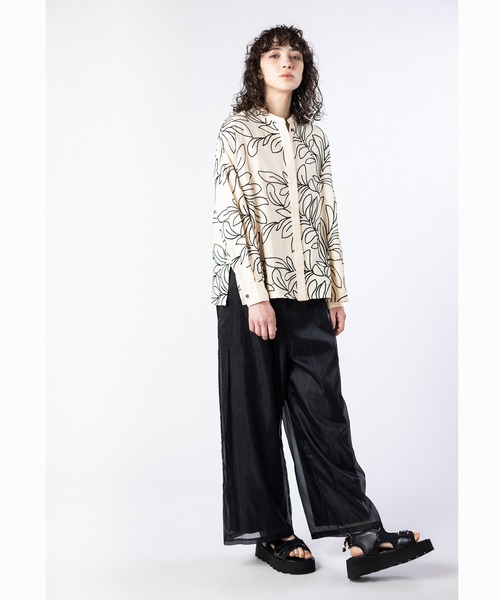 OSMOSIS(オズモーシス)の「エンブロイダリー比翼シャツ(シャツ/ブラウス・レディース・アイボリー/ブラック・ONE SIZE)」の12枚目の写真