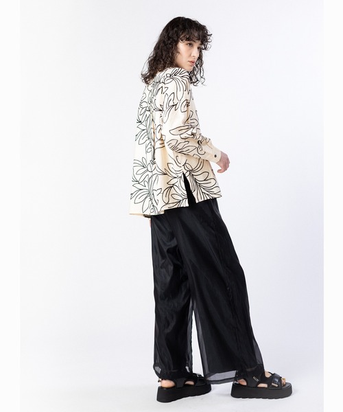 OSMOSIS(オズモーシス)の「エンブロイダリー比翼シャツ(シャツ/ブラウス・レディース・アイボリー/ブラック・ONE SIZE)」の13枚目の写真